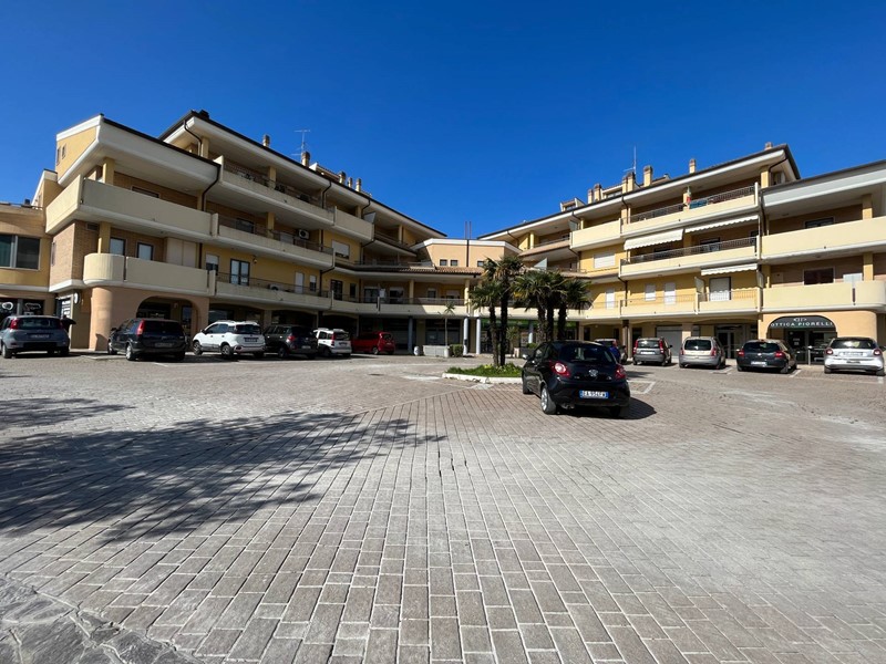 Immobile commerciale in Vendita a Vasto, 310'000&euro;, 166 m²