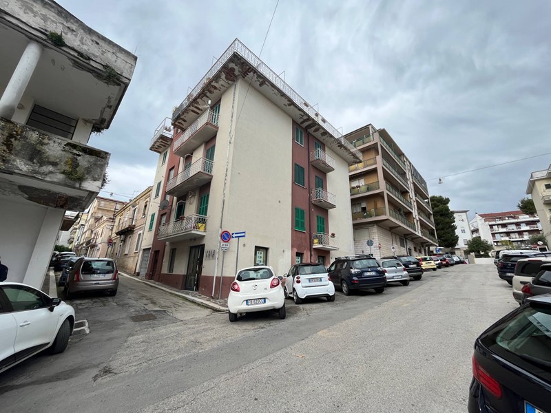 Attività commerciale in Vendita a Vasto, 100'000&euro;, 111 m²