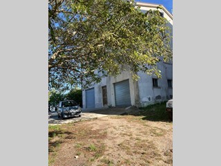 Attività commerciale in Vendita a Liscia, 70'000€, 130 m², con Box