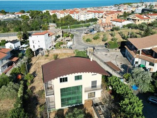 Villa in Vendita a Vasto, 350'000&euro;, 450 m²