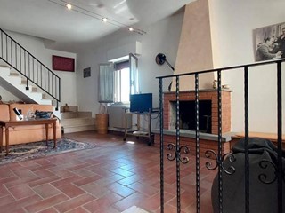 Casa Semi Indipendente in Affitto a Carunchio, 180 m²