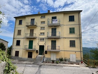 Appartamento in Vendita a Palmoli, 40'000€, 157 m²