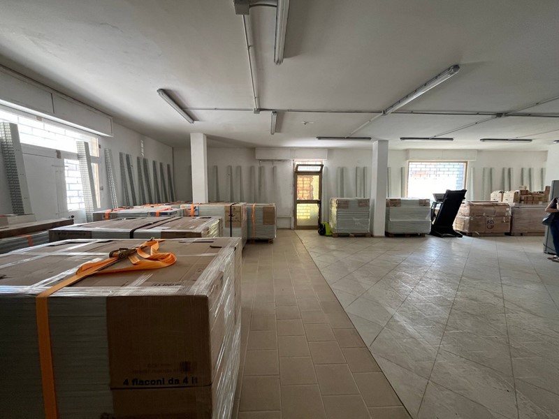 Immobile commerciale in Vendita a Vasto, 248'000&euro;, 196 m²