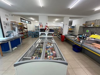 Attività commerciale in Vendita a Vasto, 68'000€, 153 m²