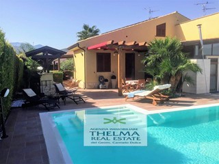 Villa in Vendita a Campofelice di Roccella, 100 m²