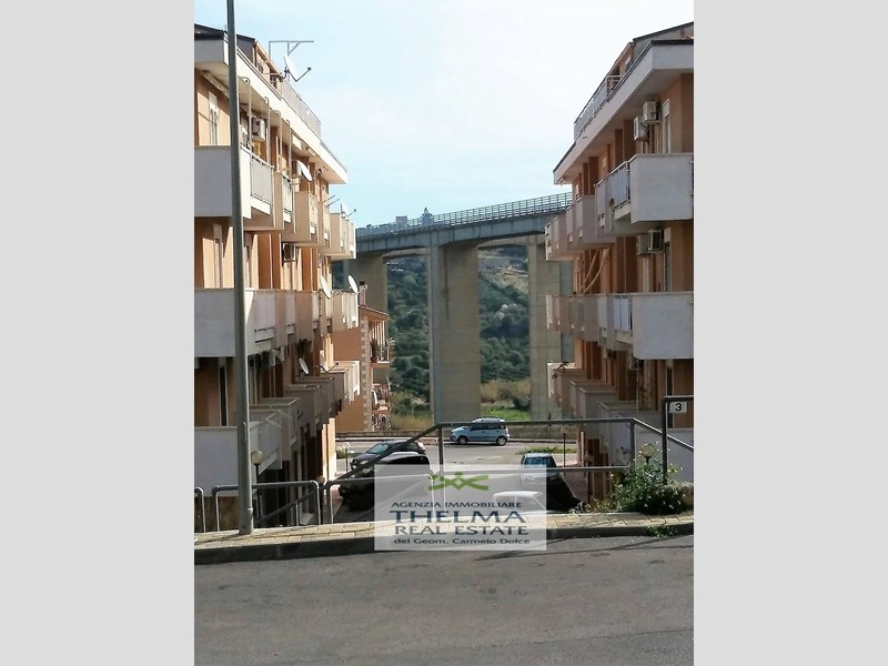 Appartamento in Vendita a Campofelice di Roccella, 115'000€, 115 m²