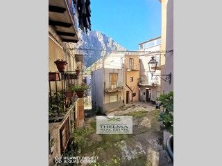 Casa Indipendente in Vendita a Isnello, 165 m²