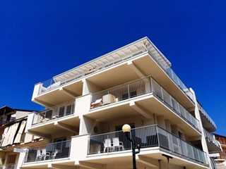 Bilocale in Vendita a Santo Stefano di Camastra, 125'000€, 45 m²