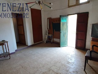 Casa Semi Indipendente in Vendita a Sciacca, 50'000€, 140 m²