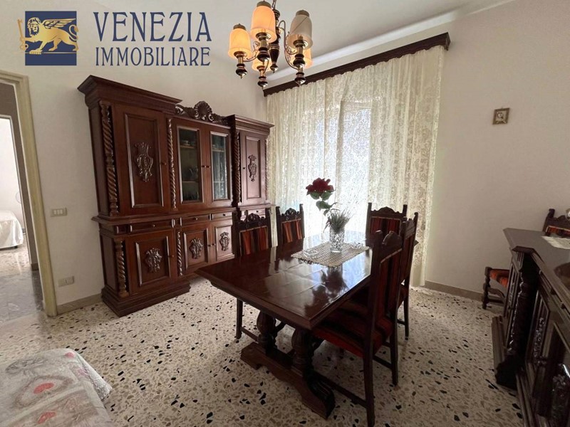 Appartamento in Vendita a Sciacca, 98'000€, 145 m²