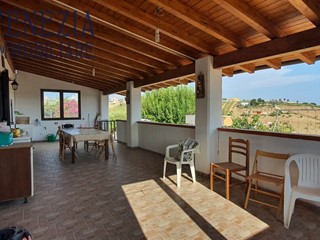 Casa Semi Indipendente in Vendita a Sciacca, 270'000€, 230 m²