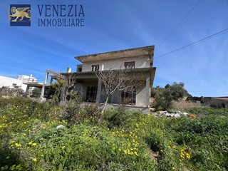 Villa in Vendita a Sciacca, 90'000€, 300 m²