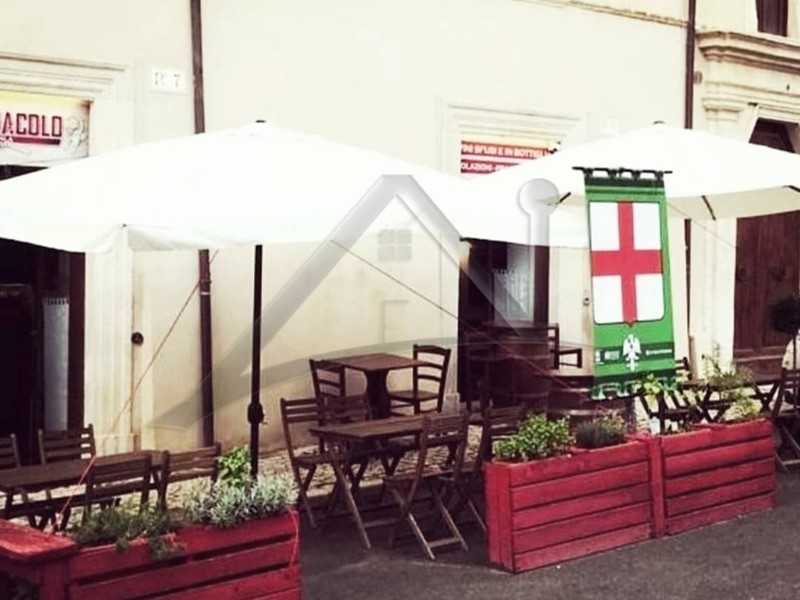 Immobile commerciale in Vendita a L'Aquila, 70 m²