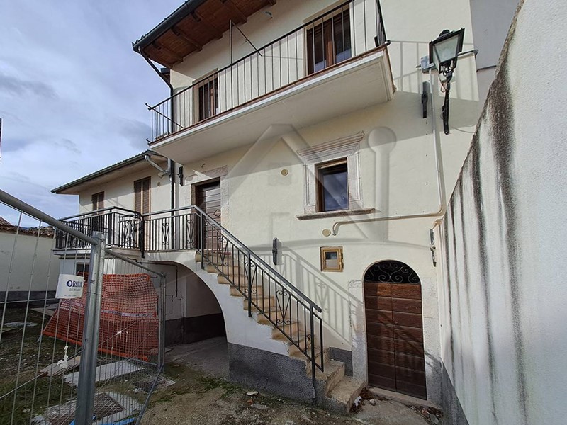 Casa Indipendente in Vendita a San Demetrio ne' Vestini, 59'000€, 120 m²