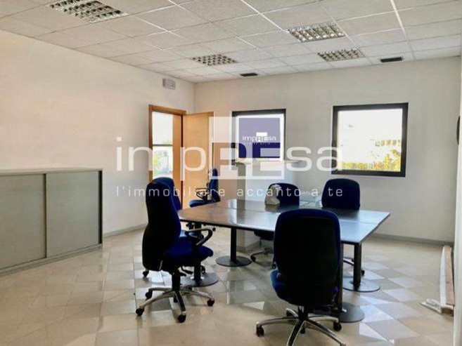 Ufficio in Affitto a Venezia, 353 m²