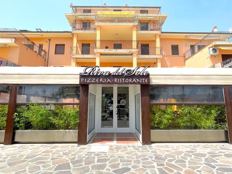 Attività commerciale in Vendita a Grottammare, 450'000€, 260 m²