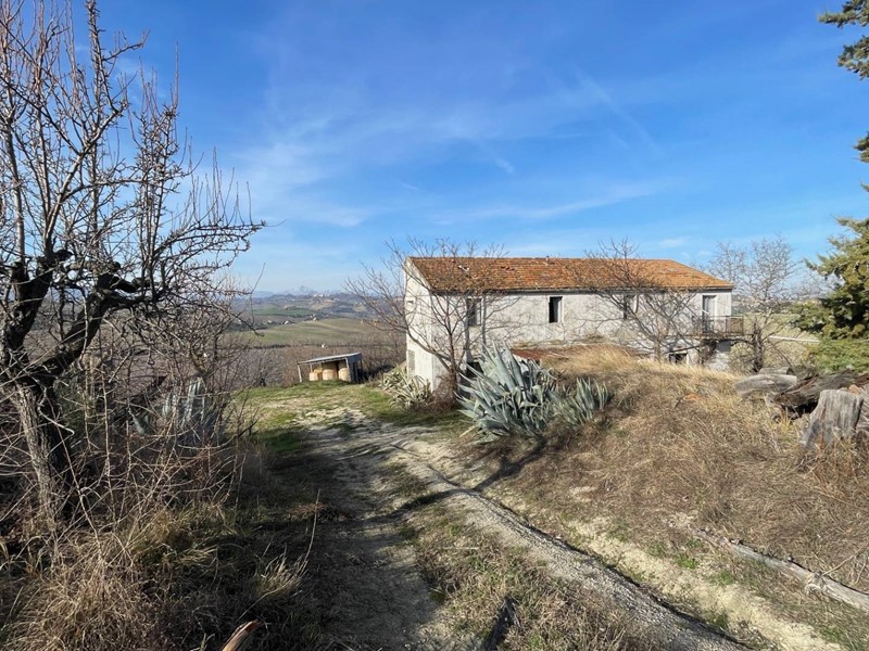 Rustico in Vendita a Ripatransone, 160'000€, 250 m²