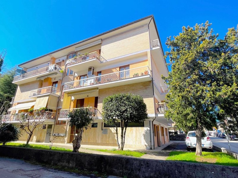 Appartamento in Vendita a Ascoli Piceno, 225'000€, 150 m²