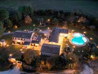 Rustico in Vendita a Civitanova Marche, 1'850'000€, 749 m²