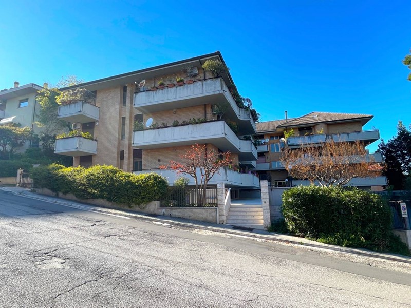 Laboratorio in Vendita a San Benedetto del Tronto, 260'000€, 400 m²