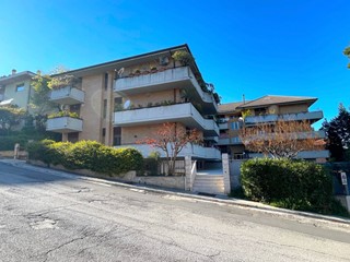 Laboratorio in Vendita a San Benedetto del Tronto, 260'000€, 400 m²