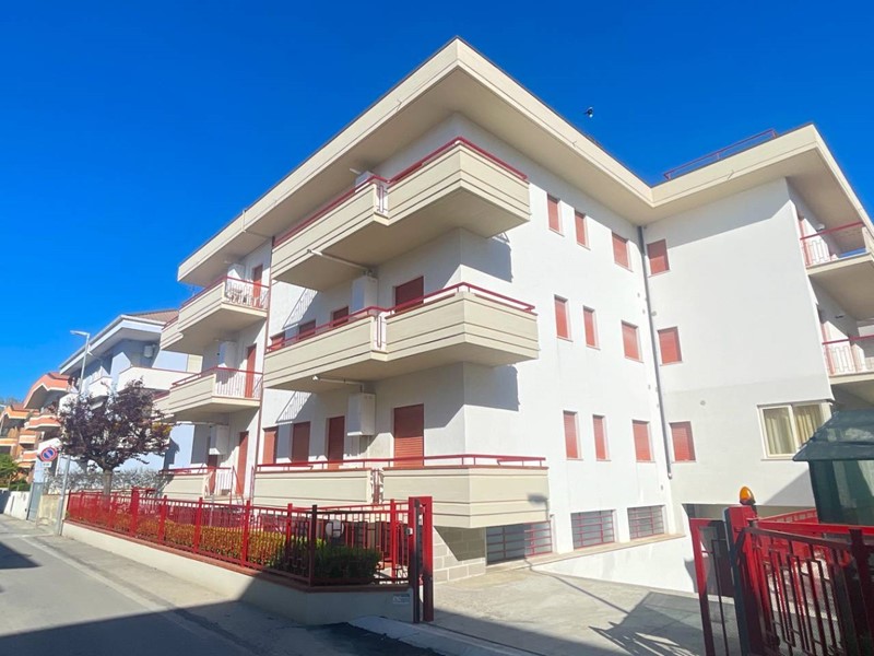 Appartamento in Vendita a Alba Adriatica, 140'000€, 69 m²