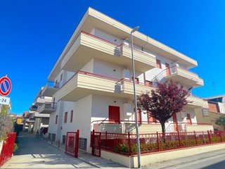 Appartamento in Vendita a Alba Adriatica, 140'000€, 69 m²