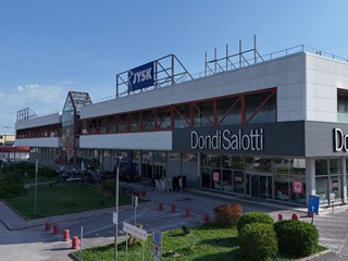 Laboratorio in Vendita a San Benedetto del Tronto, 800'000€, 2500 m²