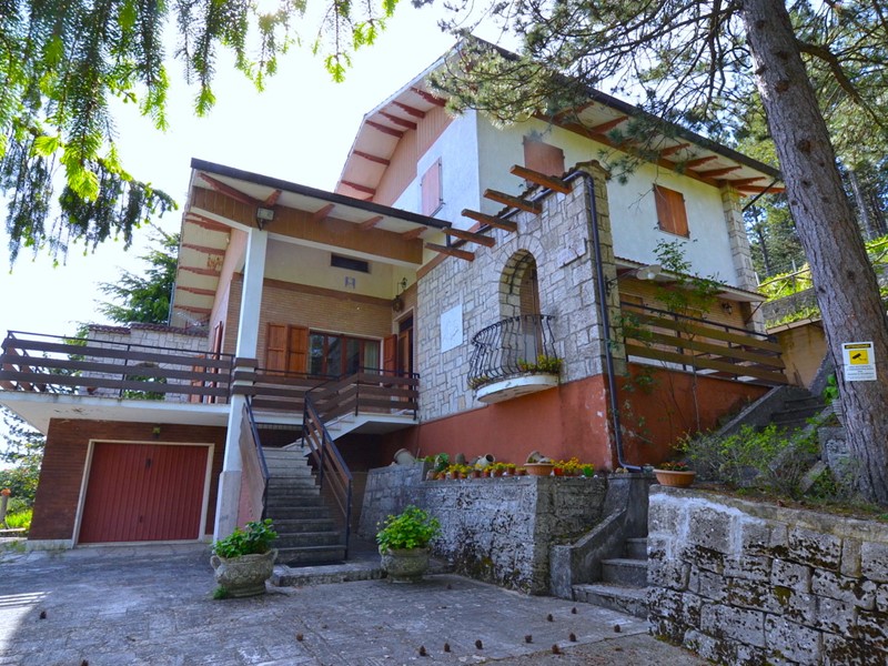 Villa in Vendita a Ascoli Piceno, 300 m²