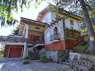 Villa in Vendita a Ascoli Piceno, 300 m²