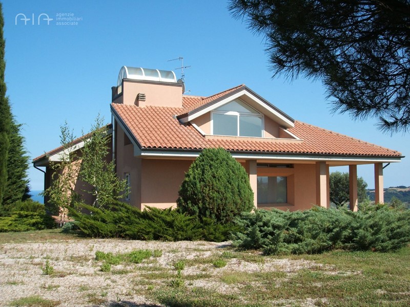 Villa in Vendita a Grottammare, 535'000€, 450 m²