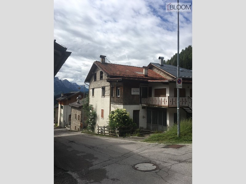 Laboratorio in Vendita a Pieve di Cadore, 175'000€, 450 m²