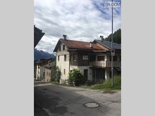 Laboratorio in Vendita a Pieve di Cadore, 175'000€, 450 m²