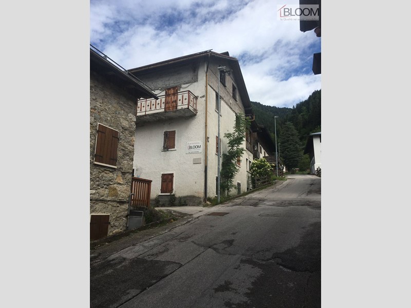 Casa Indipendente in Vendita a Pieve di Cadore, 175'000€, 450 m²