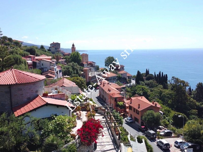 Villa in Vendita a Ventimiglia, 1'800'000€, 220 m²