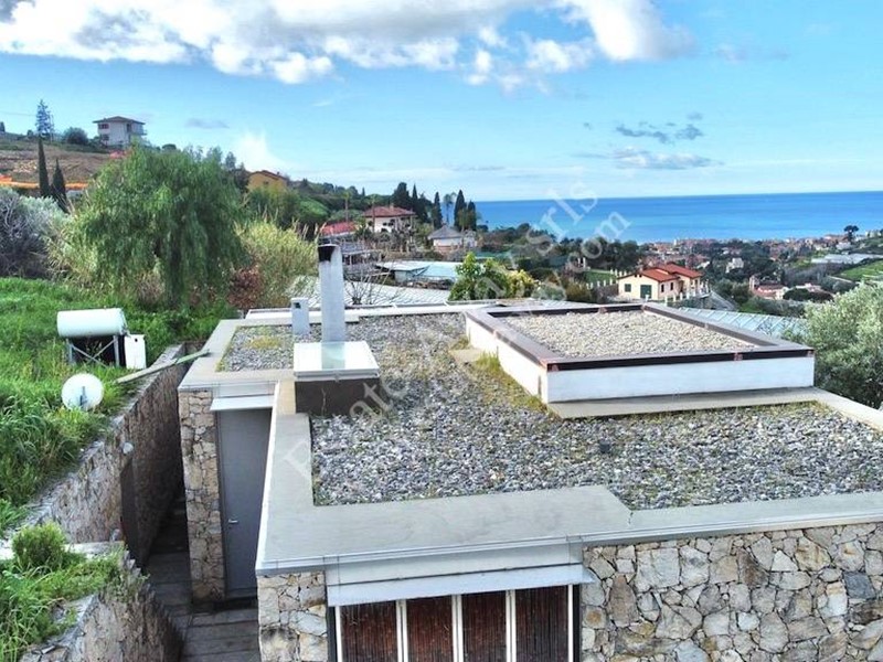 Casa Indipendente in Vendita a Bordighera, 600'000€, 85 m²