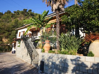 Villa in Vendita a Camporosso, 1'098'000€, 611 m²