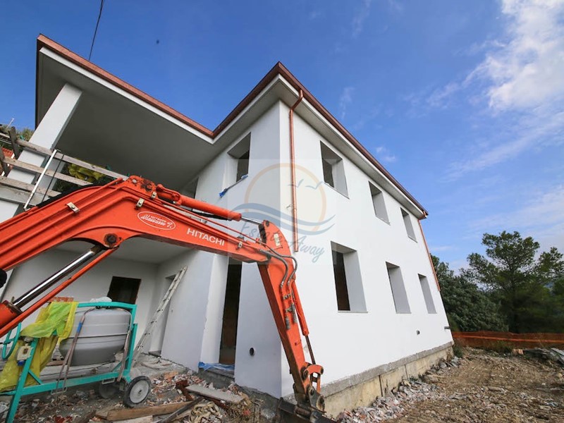 Villa in Vendita a Camporosso, 275'000€, 156 m²