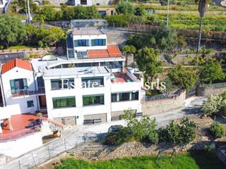 Villa in Vendita a Ospedaletti, 1'300'000€, 370 m²