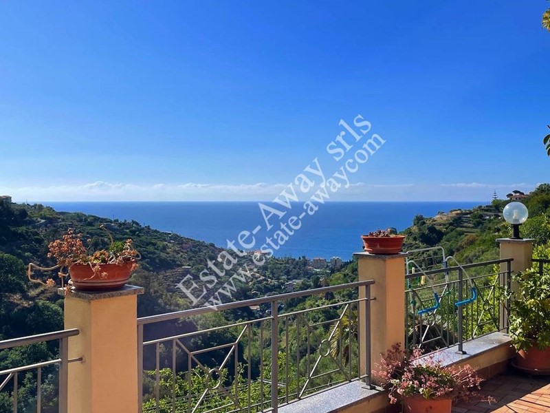 Casa Indipendente in Vendita a Bordighera, 745'000€, 210 m²