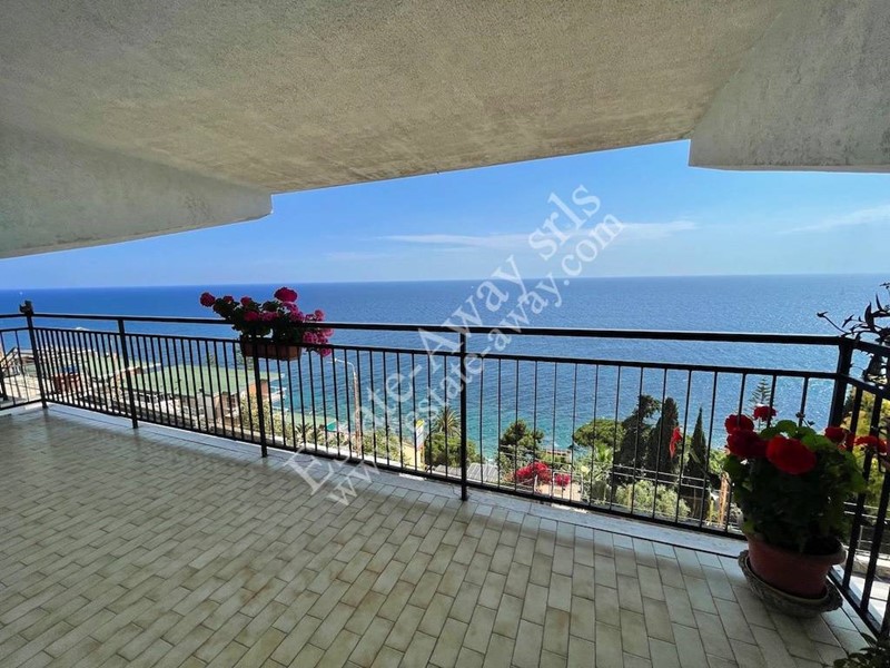 Trilocale in Vendita a Ospedaletti, 260'000€, 60 m²