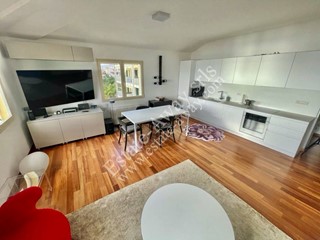 Trilocale in Vendita a Sanremo, 390'000€, 85 m²