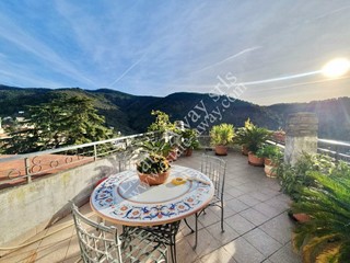 Appartamento in Vendita a Seborga, 395'000€, 178 m²