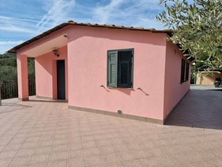 Casa Indipendente in Vendita a Imperia, 279'000€, 100 m²