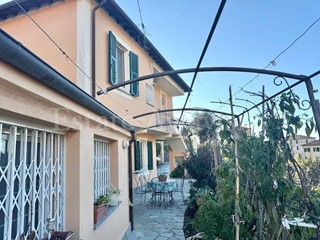 Casa Indipendente in Vendita a Ventimiglia, 600'000€, 120 m²