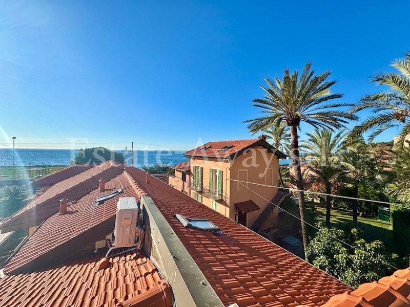 Trilocale in Vendita a Bordighera, 170'000€, 67 m²