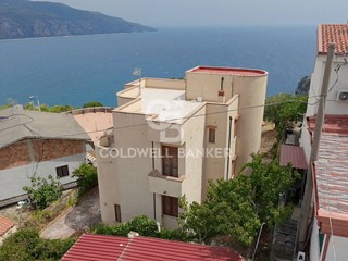 Villa in Vendita a Centola, 530'000&euro;, 300 m²