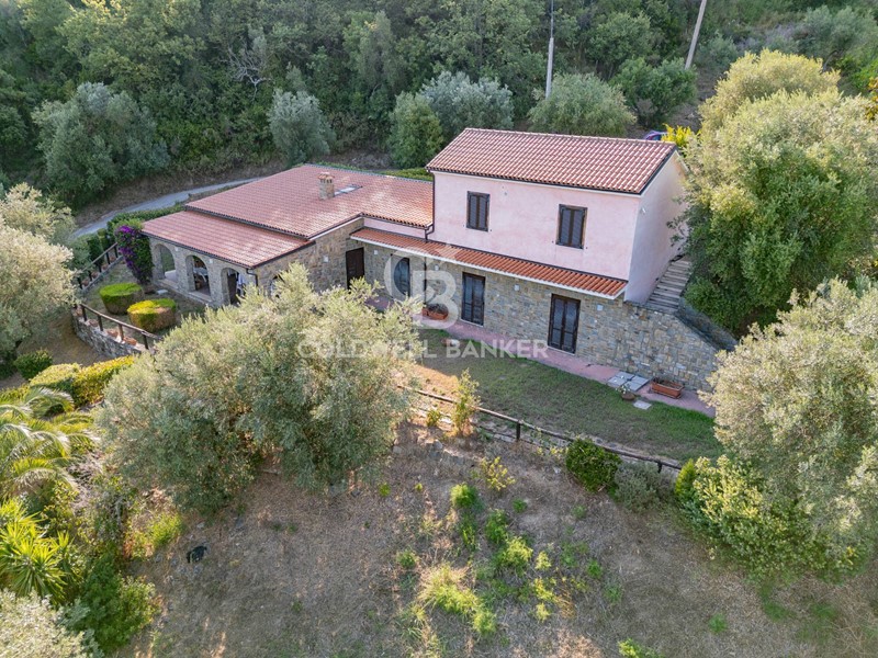 Villa in Vendita a Pollica, 650'000&euro;, 300 m²