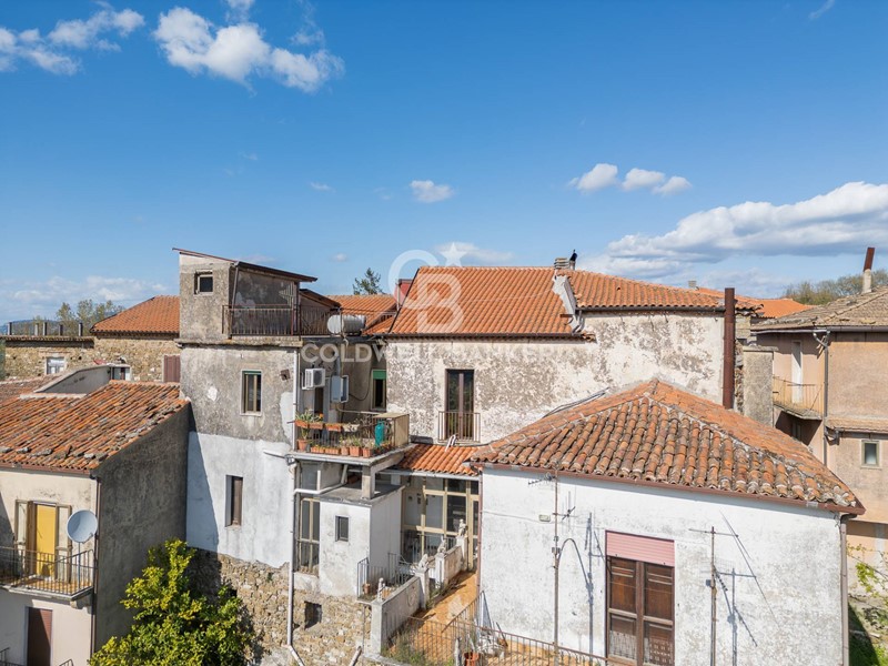 Appartamento in Vendita a Rutino, 80'000&euro;, 151 m²