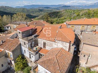 Appartamento in Vendita a Rutino, 80'000&euro;, 151 m²